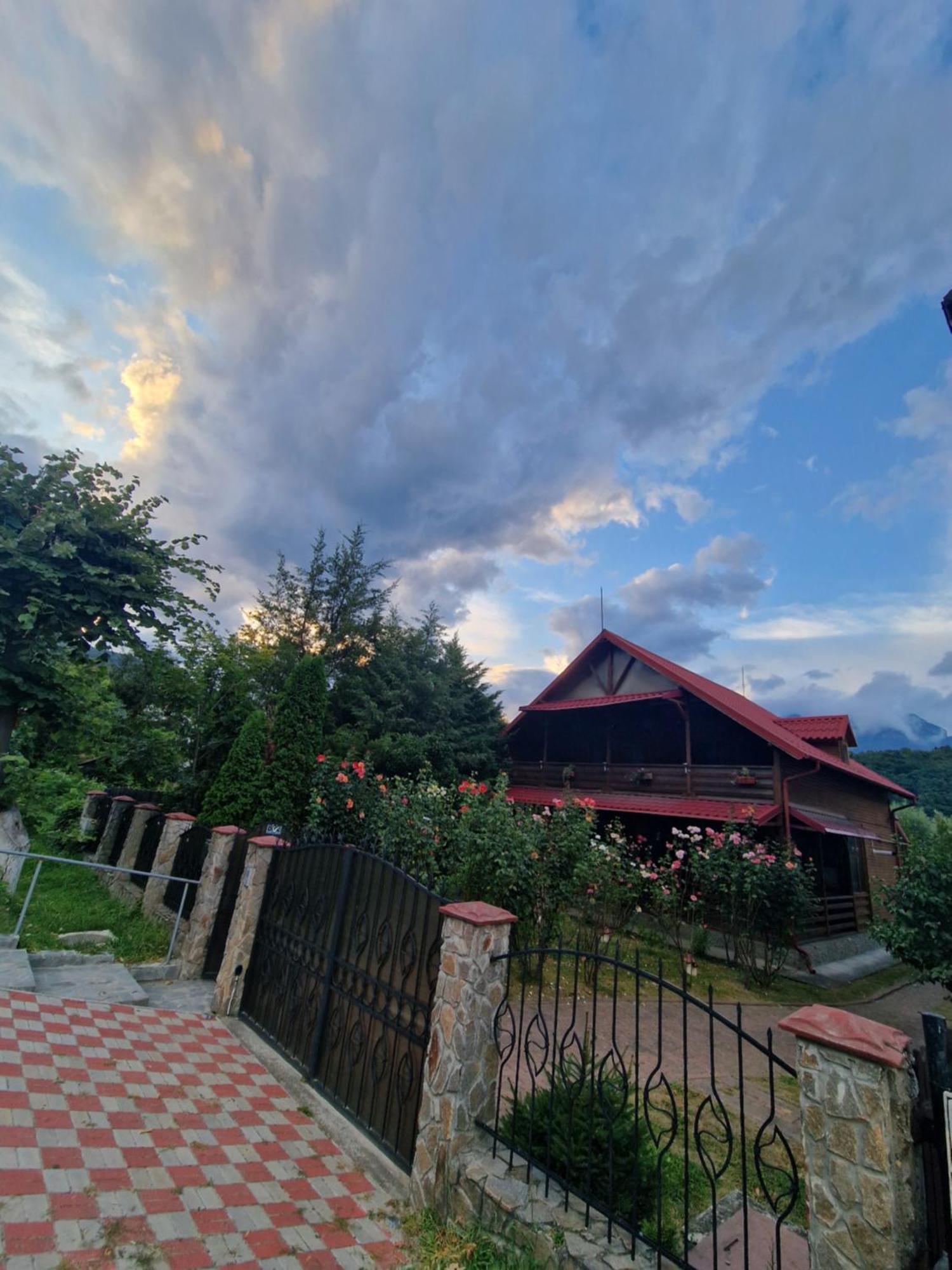 Casa De Vacanta Caciulata Bagian luar foto